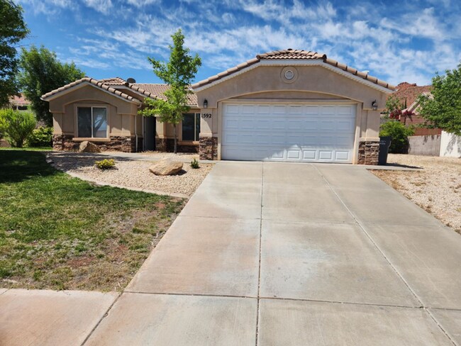 Building Photo - 1592 W 1550 N