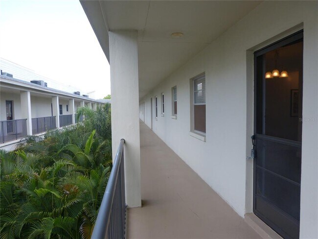 Building Photo - 2700 Bayshore Blvd