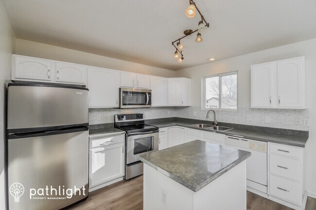 Building Photo - 1285 Lords Hill Dr, Fountain, CO, 80817