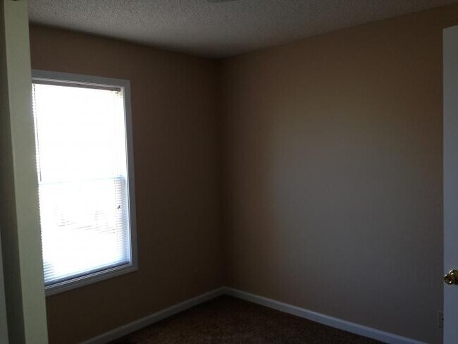 Foto del edificio - 3 Bedroom 2 Bath Home For Rent Near Post!