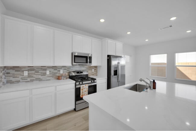 Foto del edificio - 4000 Richmar Butte Ave