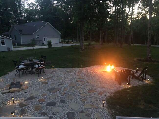 Building Photo - 300 Clancey Ln