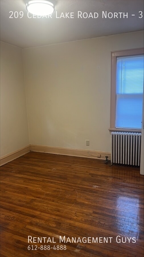 209 Cedar Lake Rd N Unit 3, Minneapolis, MN 55405 Room for Rent in