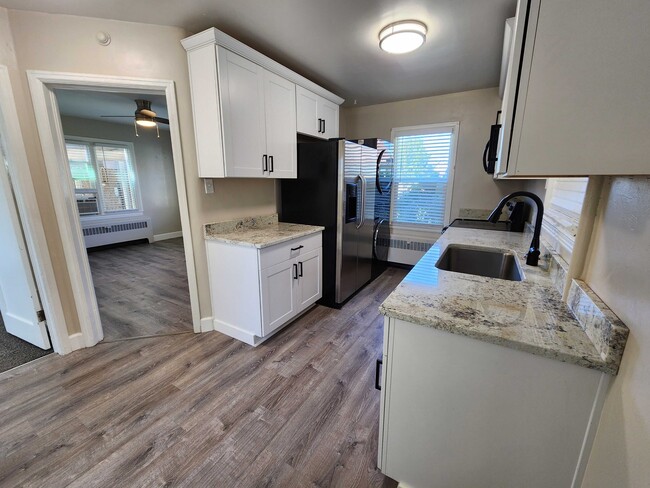 Building Photo - 210 E 4800 S