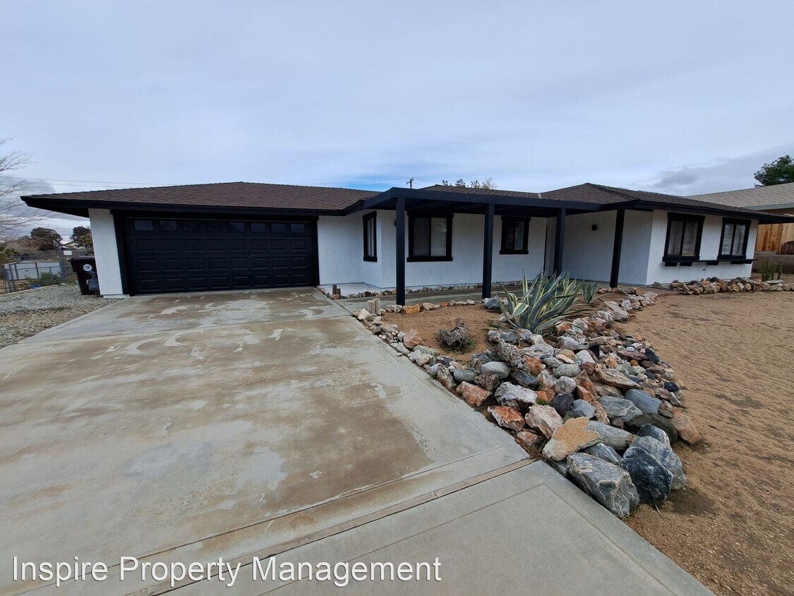 3 br, 2 bath House 7621 Hanford Avenue House Rental in Yucca Valley