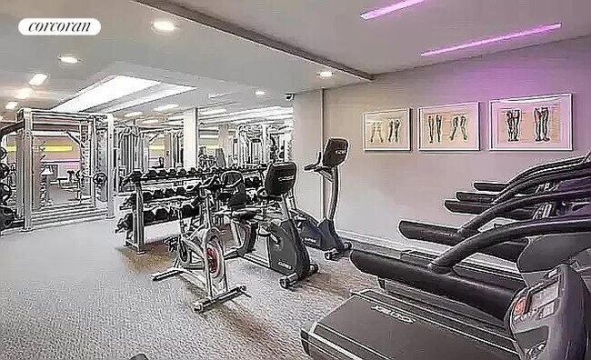Foto del edificio - 306 W 48th St