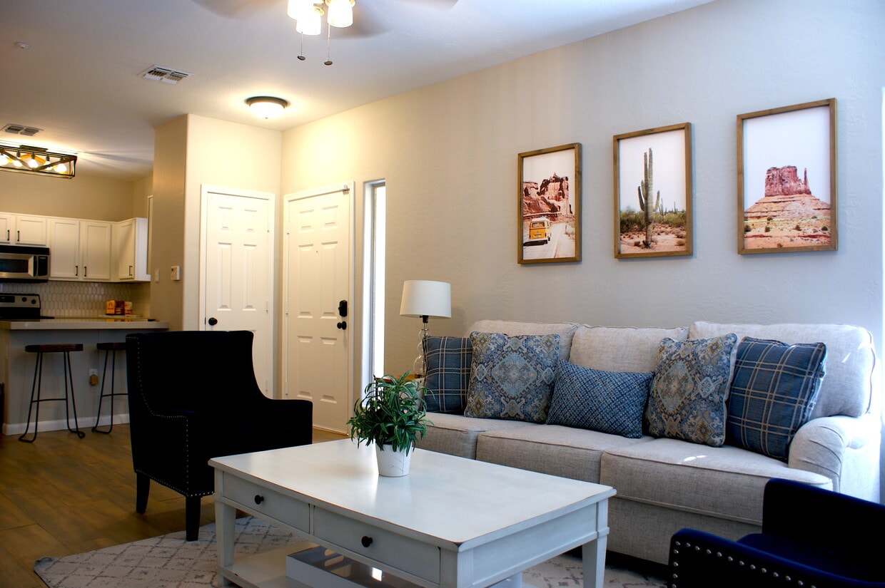 Photo - 525 N Miller Rd (Scottsdale, AZ)