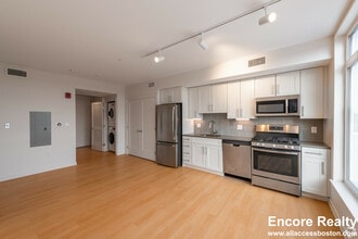 Building Photo - 77 New St