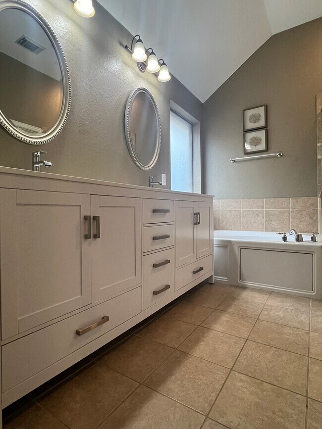 Foto del edificio - 23127 Enchanted Cactus Dr