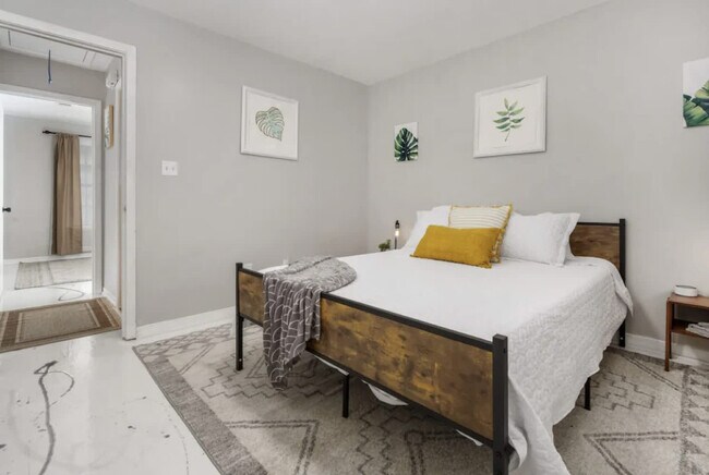 Building Photo - 2001 N 61st Ave