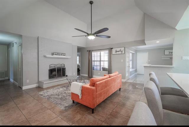 Foto del edificio - 313 Diamond Dr