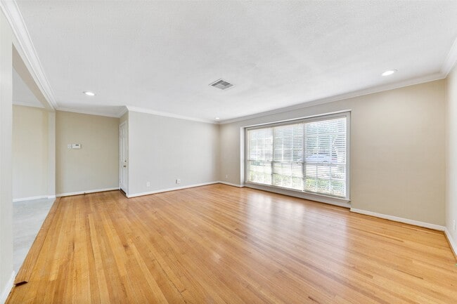 Foto del edificio - 5422 Schumacher Ln