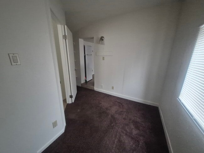 Building Photo - 828 1/2 E Cache La Poudre St