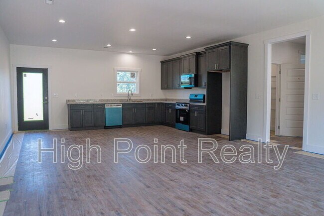 Foto del edificio - 3510 Godfrey Ave NE