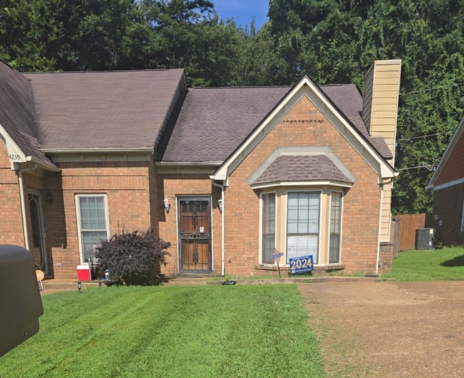 4 Success in now offering this Spacious 2.... - 4 Success in now offering this Spacious 2.... House