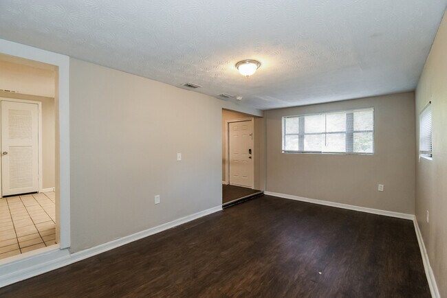 Foto del edificio - 3086 W 18th St
