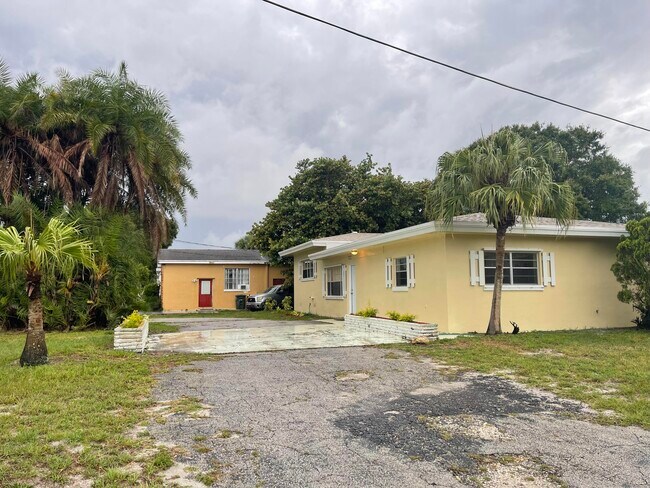 Foto del edificio - 1701 Sunrise Blvd