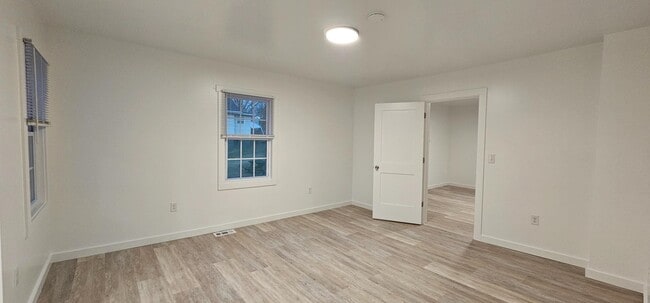 Building Photo - 210 Lincoln St