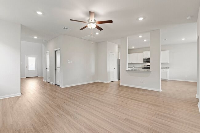 Building Photo - 8914 Ice Quartz Dr