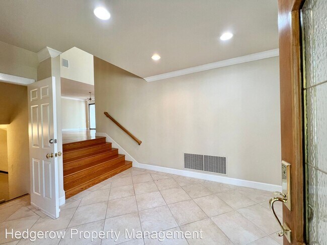 Building Photo - 2 br, 2.5 bath House - 165 Milliken Creek ...
