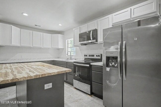 Building Photo - 9424 Daisy Vestry Rd