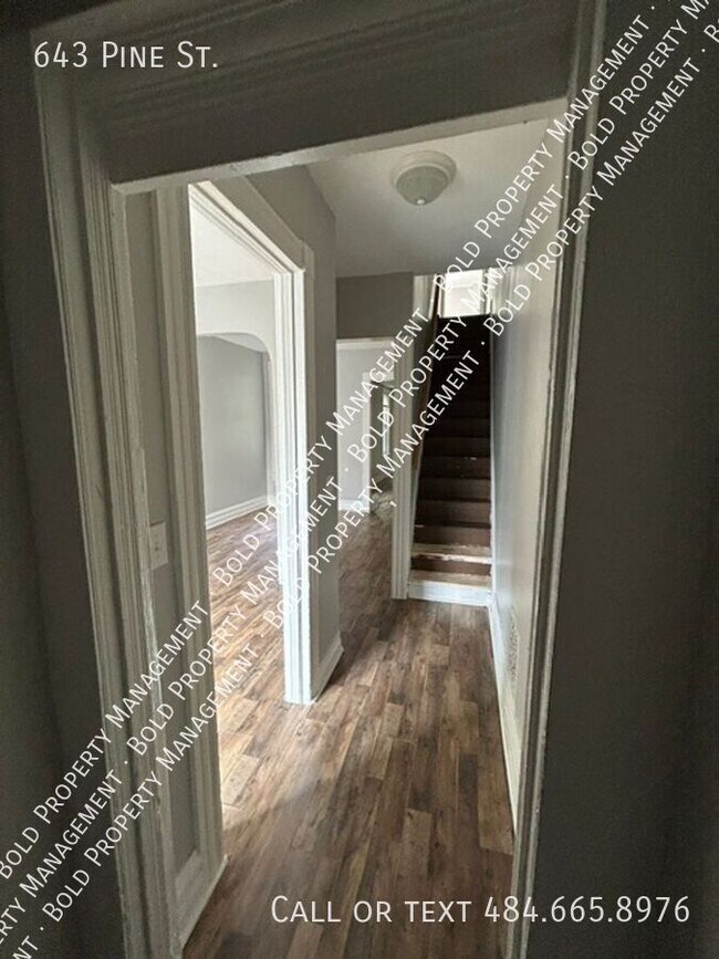 Foto del edificio - 643 Pine St