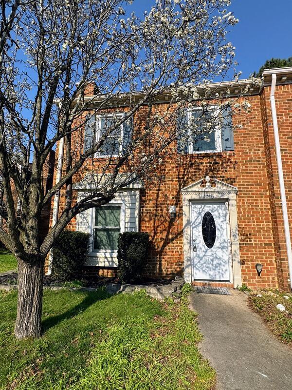 Primary Photo - 1216 Cedar Mill Square