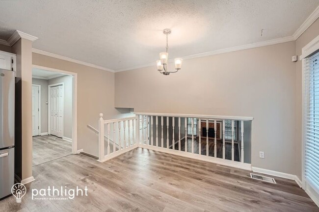 Building Photo - 1545 Glenfield Dr