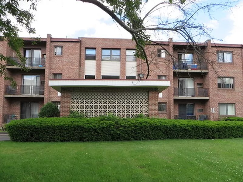 140 Silver Ln, East Hartford, CT 06118 Apartment for Rent in East