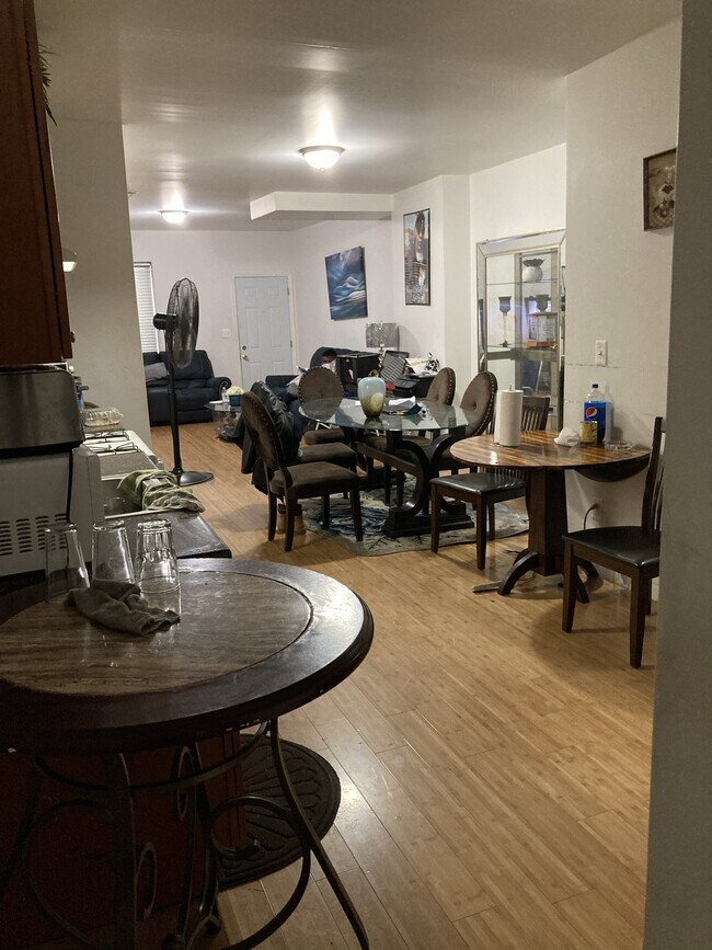 Foto del edificio - 1551 N Allison St