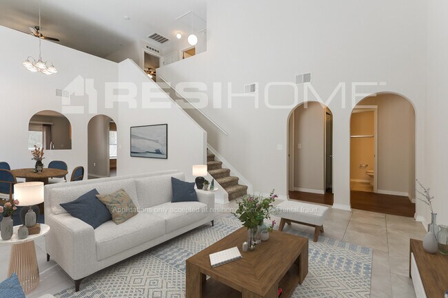 Foto del edificio - 2328 Whispering Trails Pl