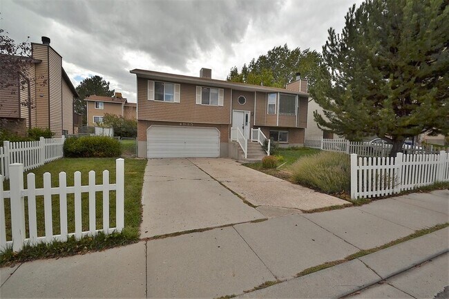 Building Photo - 4935 Barton Park Dr