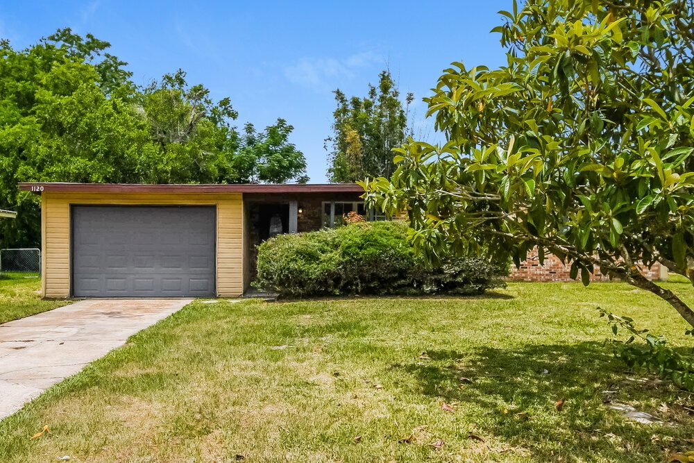 Primary Photo - 1120 Skye Dr W