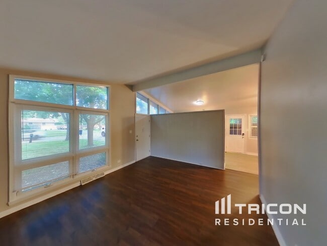 Foto del edificio - 30477 N Oak Grove Ave