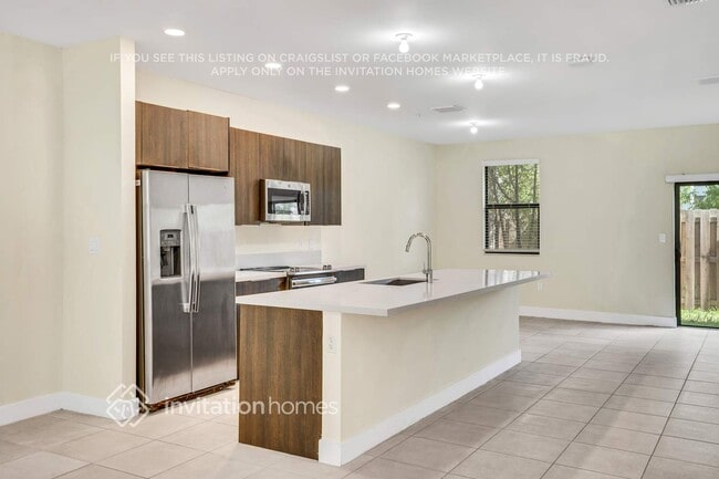 Building Photo - 10437 NW 82nd St