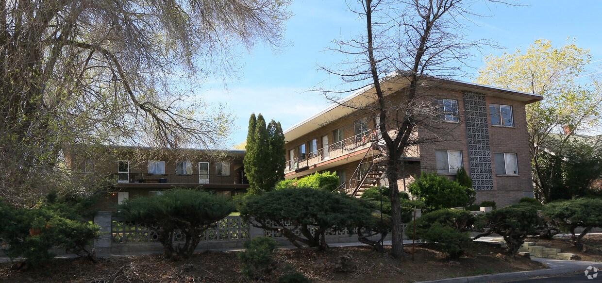 Primary Photo - 1225 Plumas St