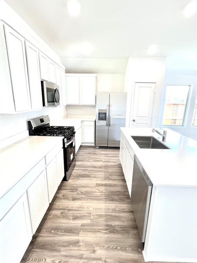 Foto del edificio - 22445 Mountain Pne Dr