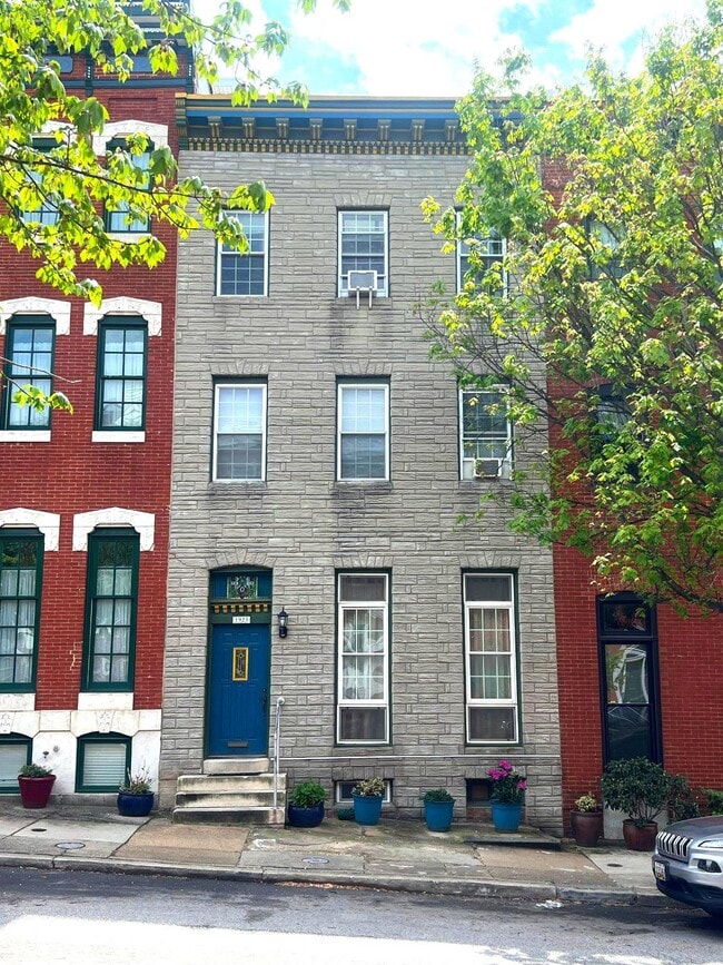 Building Photo - 1923 E Pratt St