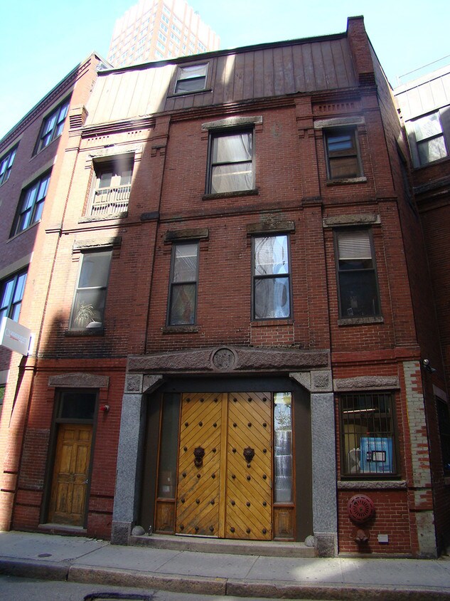 Primary Photo - 21 Stanhope St