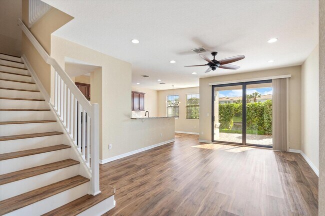 Building Photo - 119 Gramercy Square Dr