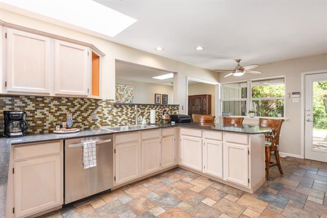 Foto del edificio - 6803 Blessing Dr