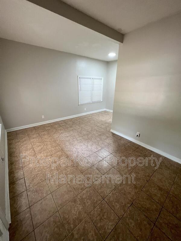 Building Photo - 905 Wright Dr
