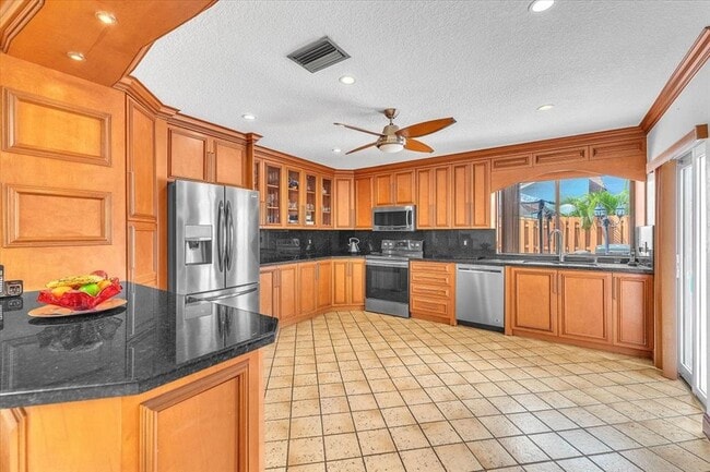 Building Photo - 7377 NW 48th Ct