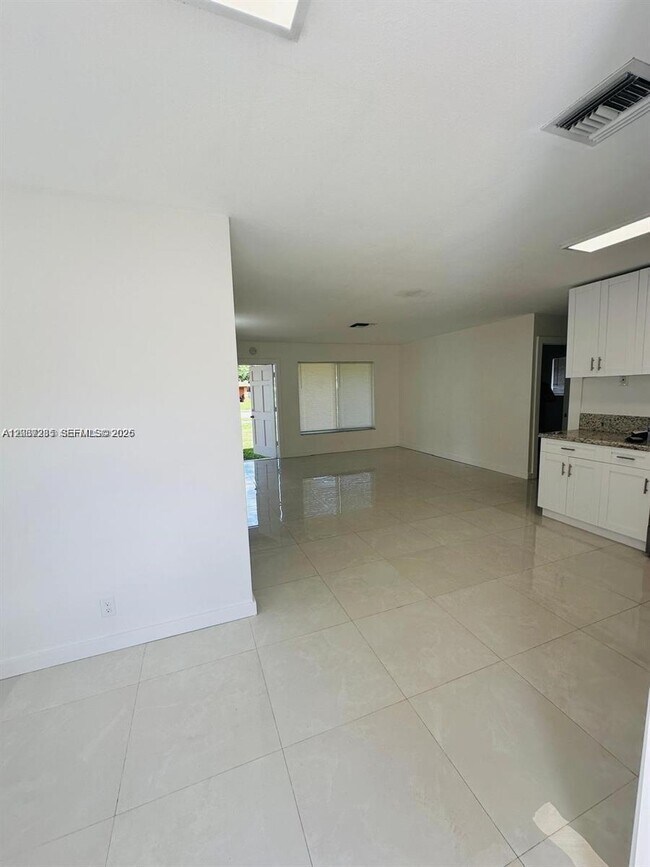 Foto del edificio - 2620 NW 14th Ct
