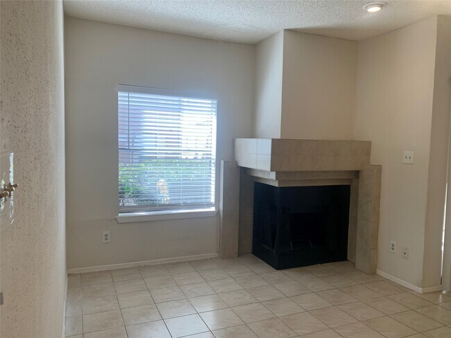 Foto del edificio - 2710 Grants Lake Blvd