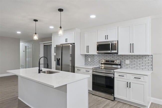 Foto del edificio - 704 Milan Ct