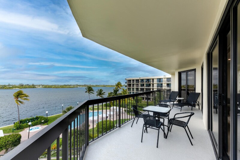 Foto principal - 2778 S Ocean Blvd