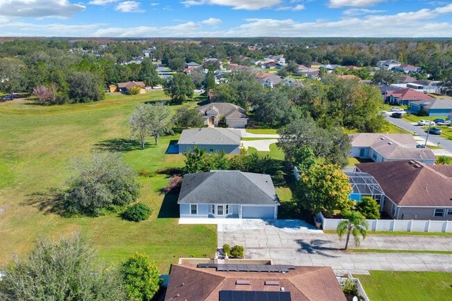 Building Photo - 905 Gascony Ct