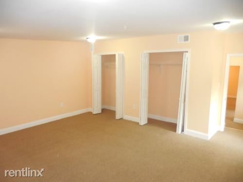 Building Photo - 2031 Saint Paul St