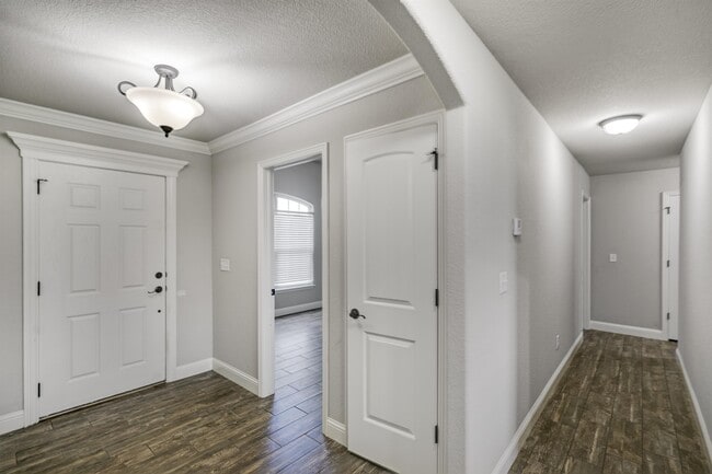 Building Photo - 1100 Ellen Ray Ln